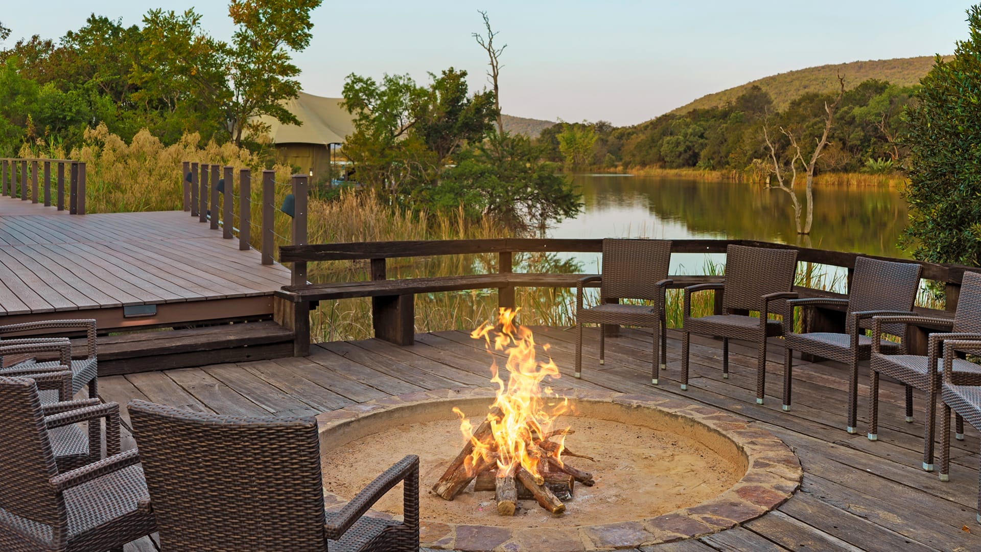 lakeside-exterior-8