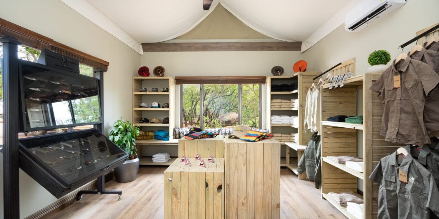 Hippo Lakes Curio shop