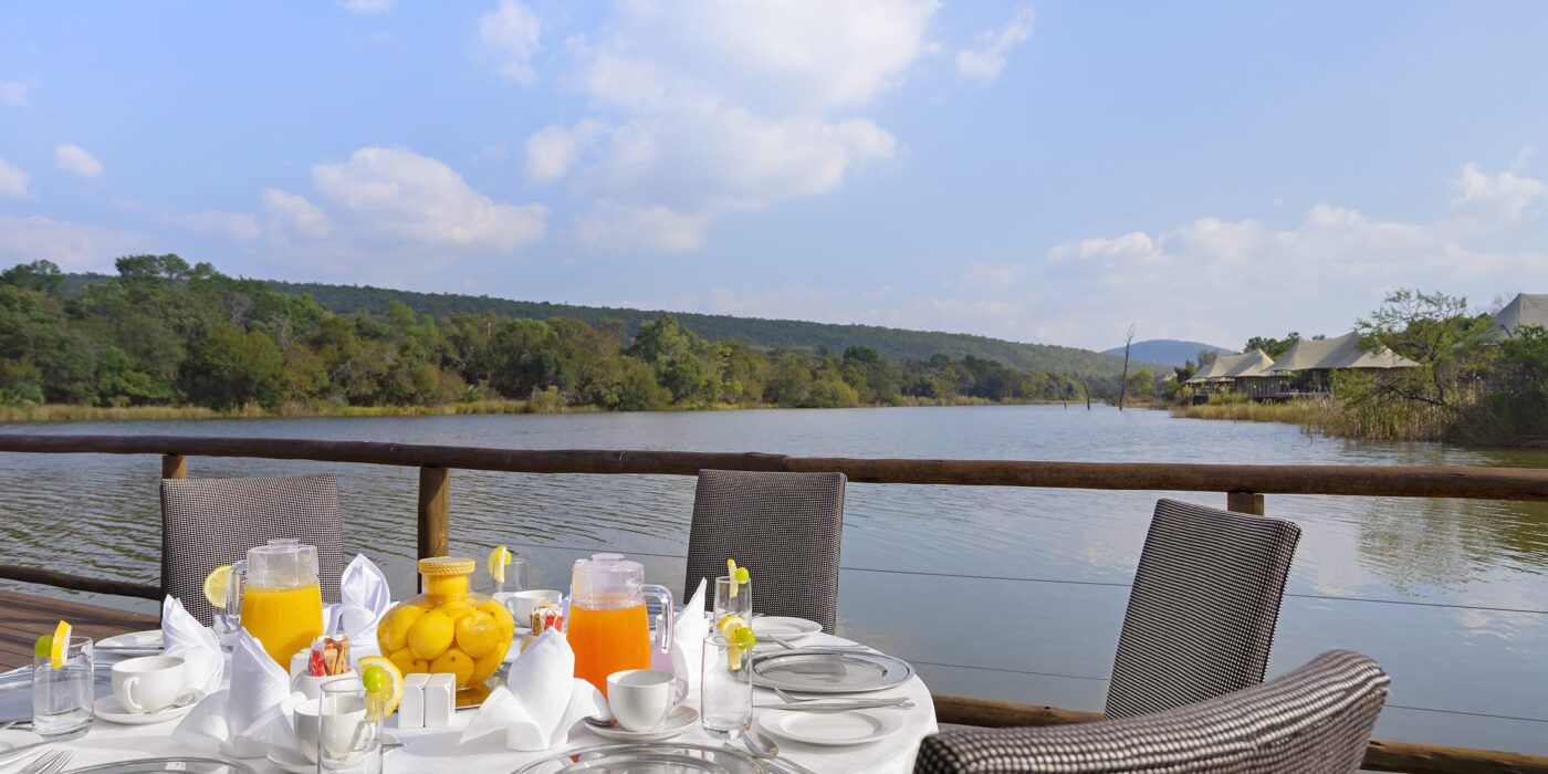 malaria-free luxury safari with Hippo Lakes